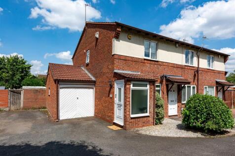 34 Tyning Close-front.jpg