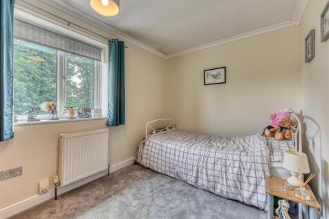 34 Tyning Close-bed2.jpg