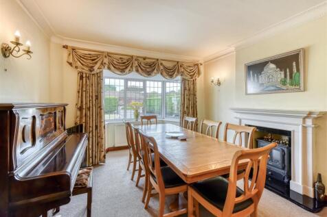 49 Sabrina Road-dining.jpg