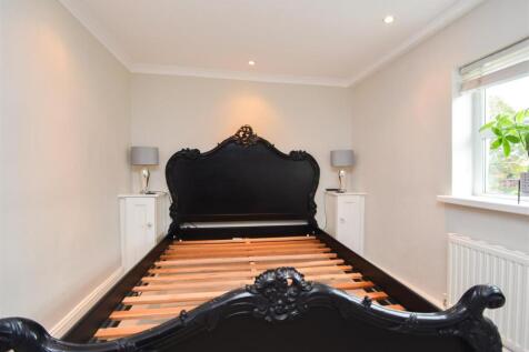 6 Codsall Road-19.jpg