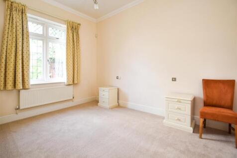 18c Southgate - Bed 1.jpg