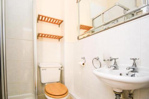 18c Southgate - En-Suite.jpg