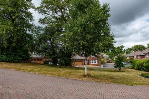 6 Pickwick Gardens-front view.jpg