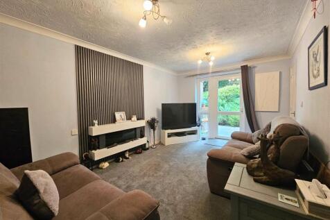 Flat 9, Pendene Court 2