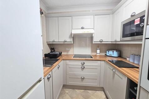 Flat 9, Pendene Court 3