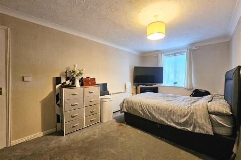 Flat 9, Pendene Court 5