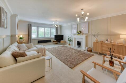 Hydeaway House-lounge2.jpg