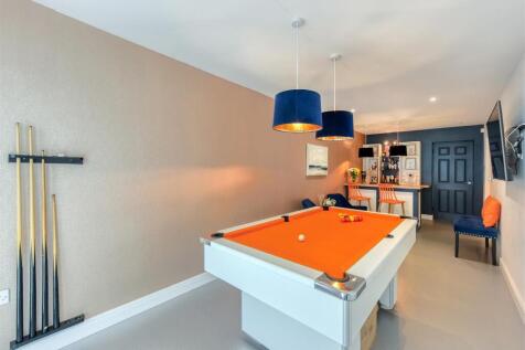 Hydeaway House-entertaining3.jpg