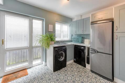 Hydeaway House-laundry.jpg