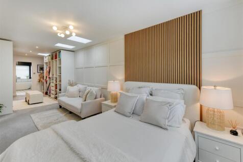 Hydeaway House-bed1b.jpg