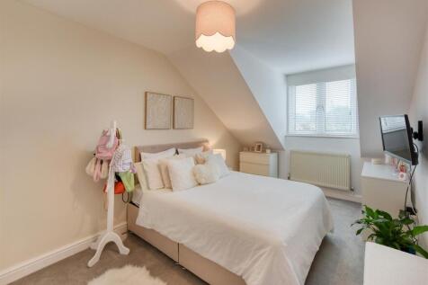 Hydeaway House-bed3.jpg