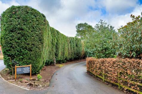 Clee View Barn-drive.jpg
