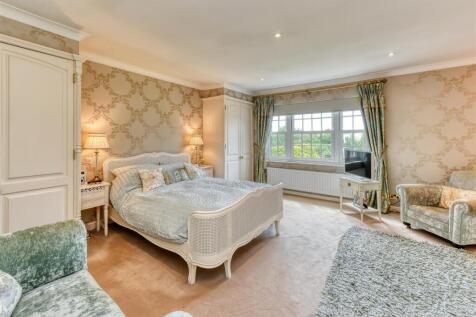 Pine House-bed1.jpg