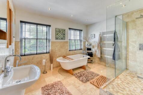 Pine House-bathroom.jpg