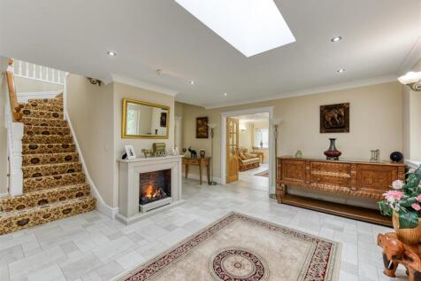 The Cottage-hall3.jpg