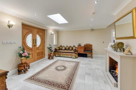 The Cottage-hall2.jpg