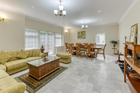 The Cottage-lounge1.jpg