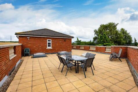 The Cottage-balcony2.jpg