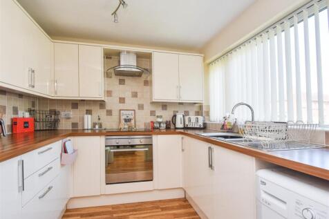 3 Ashfields - Kitchen.jpg