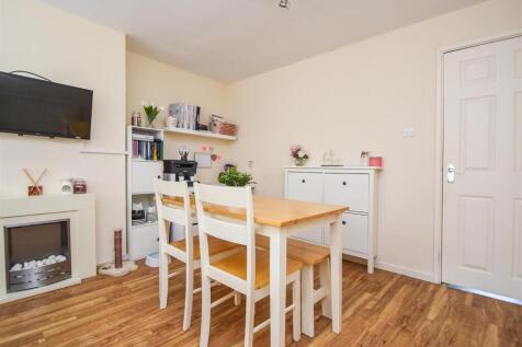 3 Ashfields - Dining Area.jpg