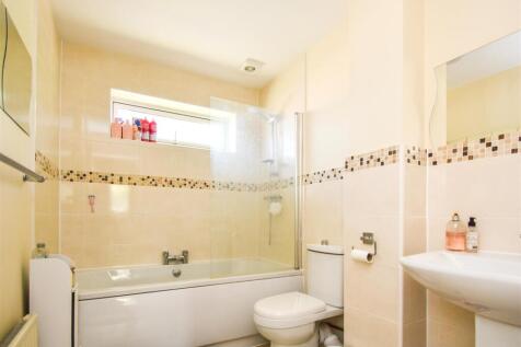 3 Ashfields - Bathroom.jpg