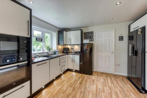 8 Barrington Close-15.jpg