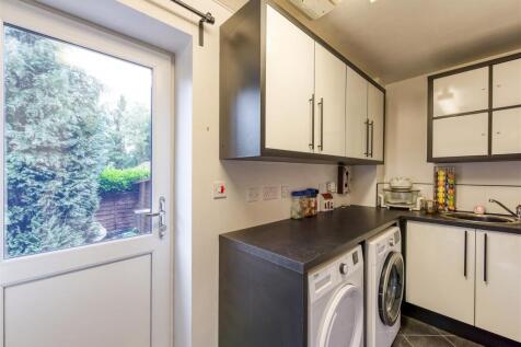 8 Barrington Close-17.jpg