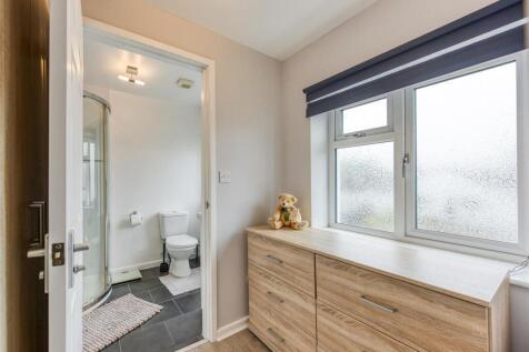 8 Barrington Close-03.jpg