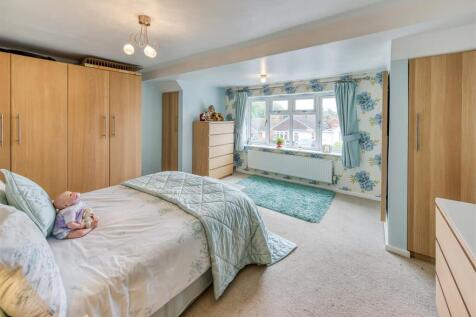 8 Barrington Close-10.jpg