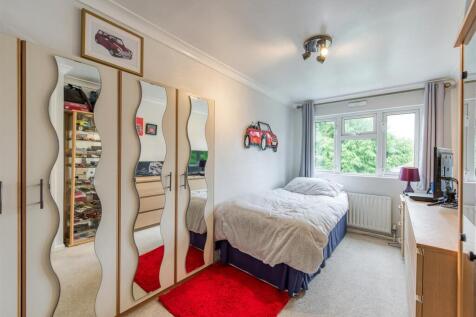 8 Barrington Close-06.jpg