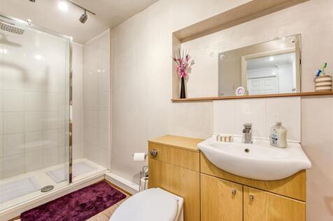 8 Barrington Close-01.jpg