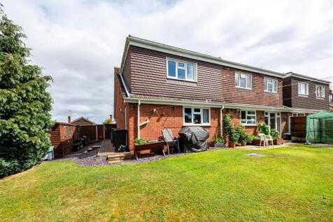 8 Barrington Close-externals-2.jpg