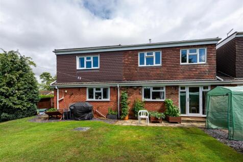 8 Barrington Close-externals-3.jpg