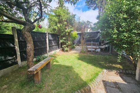 21 Pinfold Grove 18