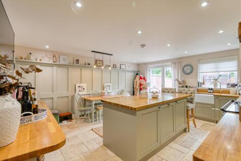 Warwick House-01.jpg