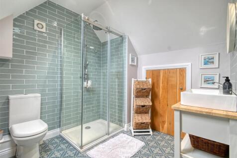 Warwick House-21.jpg