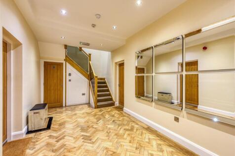 5d The Mitre-communal-1.jpg