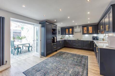 43 Henry Fowler Drive-08.jpg