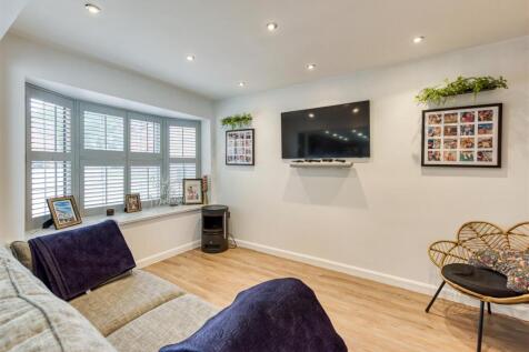 43 Henry Fowler Drive-05.jpg
