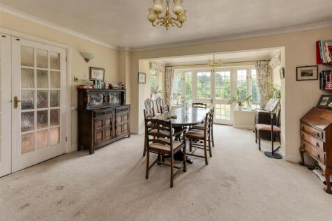 Perton Springs-dining.jpg