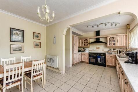 Perton Springs-kitchen2.jpg