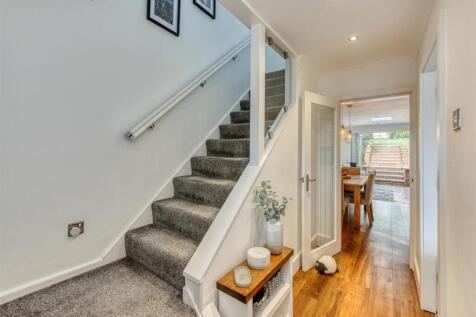 10 Belvide Gardens-13.jpg