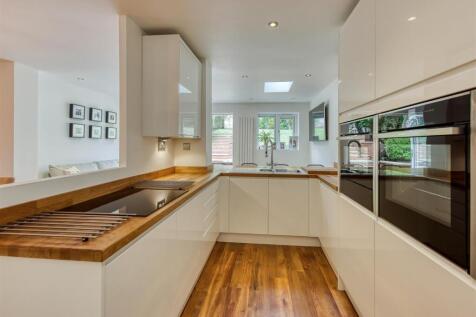 10 Belvide Gardens-10.jpg
