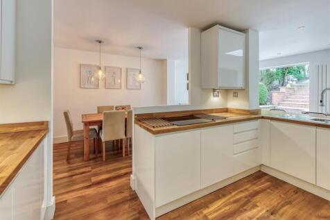10 Belvide Gardens-09.jpg