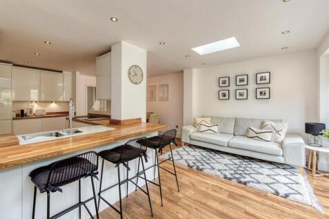 10 Belvide Gardens-05.jpg