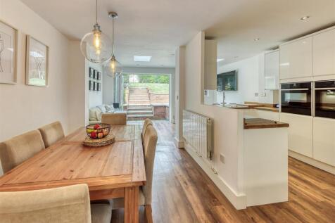 10 Belvide Gardens-11.jpg