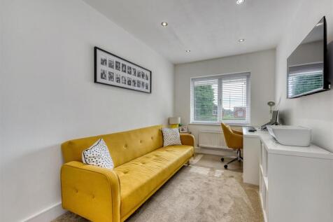 10 Belvide Gardens-17.jpg