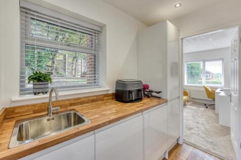 10 Belvide Gardens-16.jpg