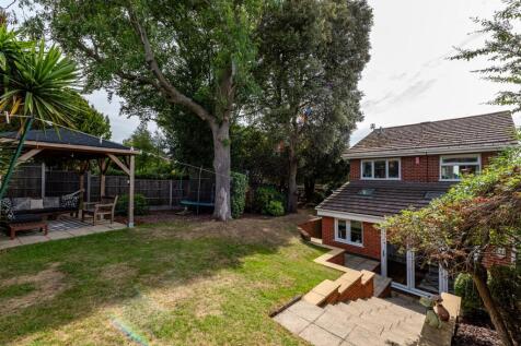 10 Belvide Gardens-external-7.jpg