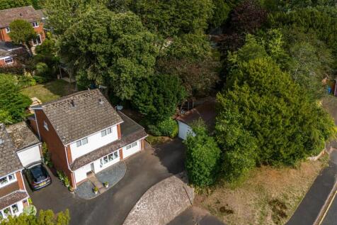 10 Belvide Gardens-drone-1.jpg